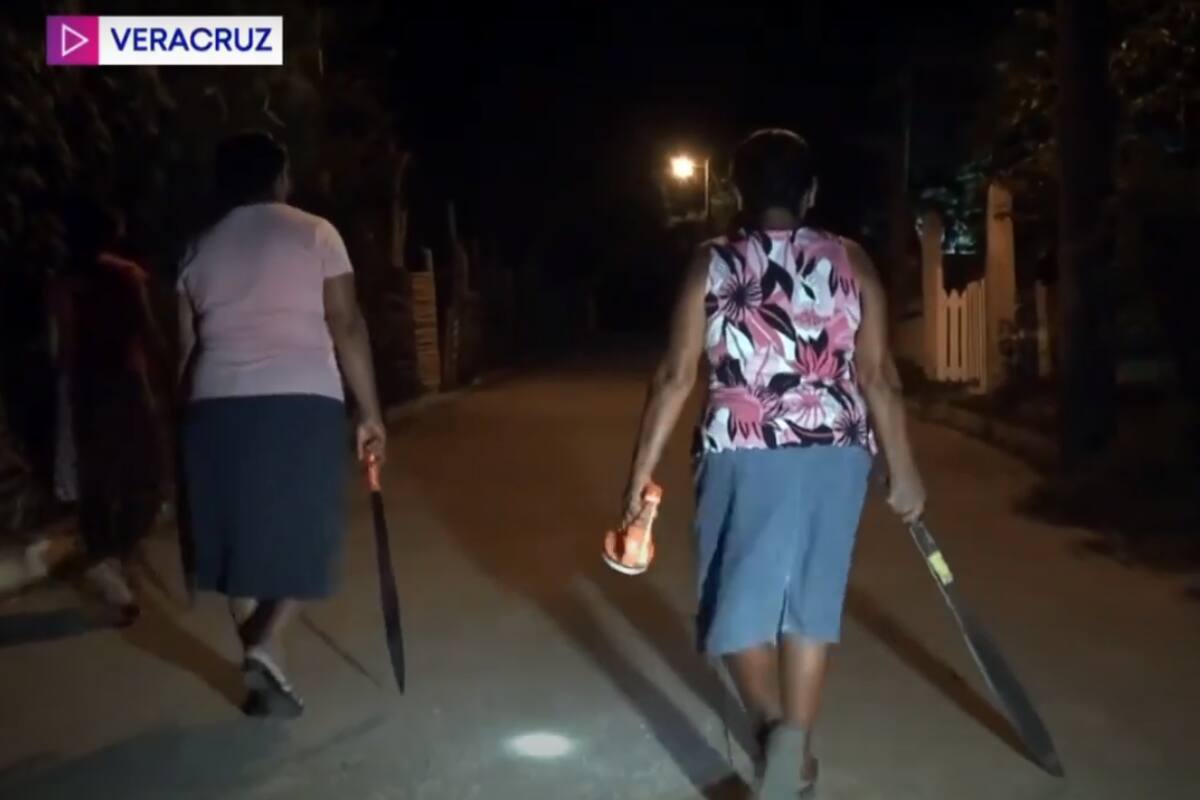 Mujeres en Veracruz vigilan calles con machetes: "Estamos dispuestas a todo"