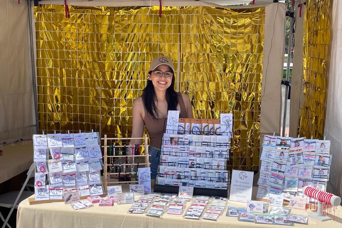 Animan a mujeres a emprender negocios en las redes sociales