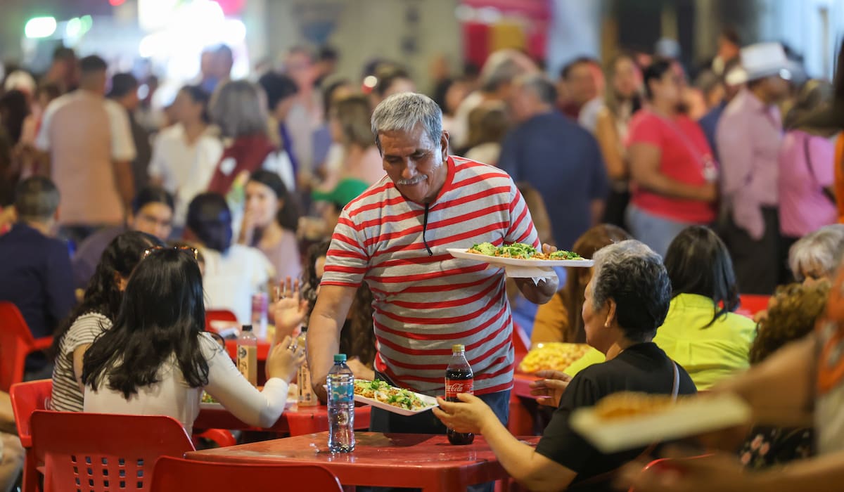 Una gran variedad de alimentos se pueden disfrutar en las Fiestas del Pitic. | Crédito: Eleazar Escobar