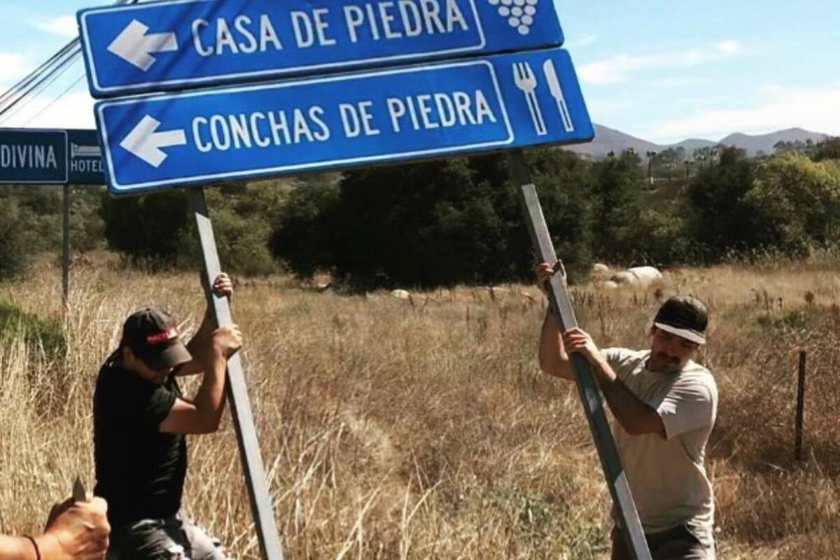 Vitivinicultores retiran señalética de la Ruta del Vino