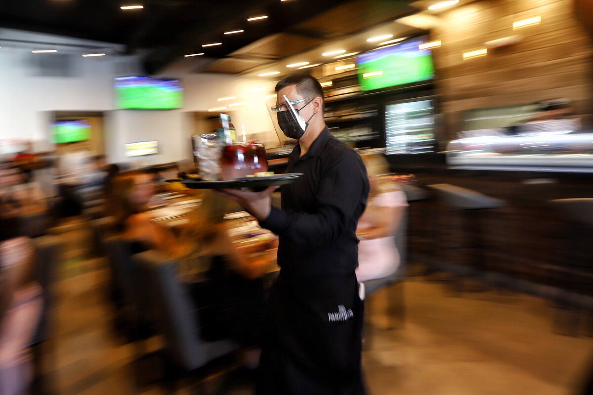 Refuerzan protocolos en los restaurantes