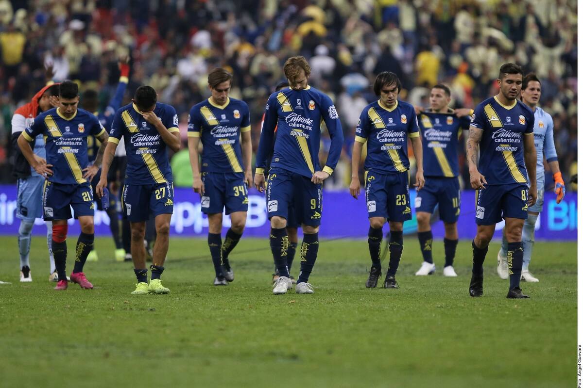 Tienda oficial rebaja precio de playeras de Monarcas Morelia