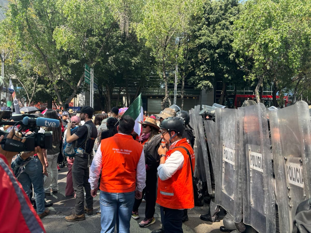 Las autoridades pidieron a los inconformes esperar dos horas o retirarse temporalmente.