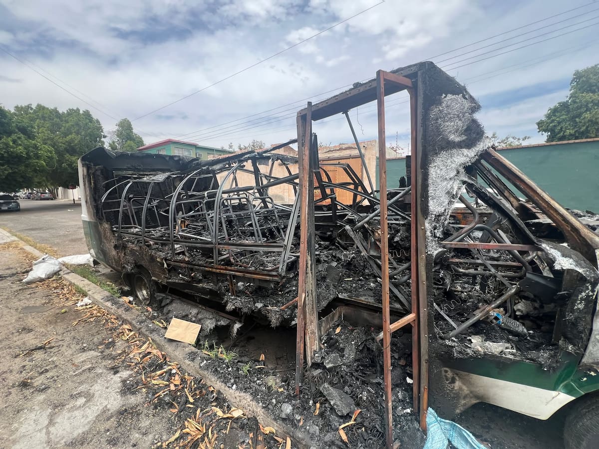Van varios casos de vehículos incendiados en Hermosillo; autoridades señalan que los responsables son menores de edad que participan en peligrosos retos. FOTO: BANCO DIGITAL