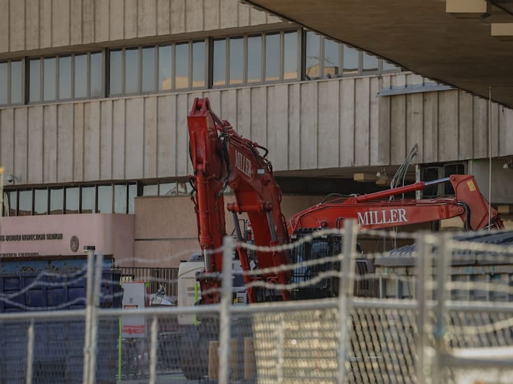 Empieza demolición de edificio de cruce peatonal en la Garita Centro
