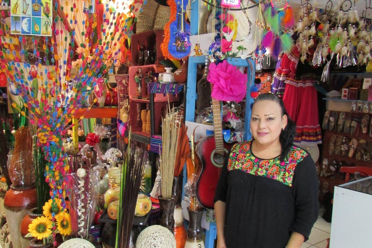 Les da buen resultado la venta de artesanías