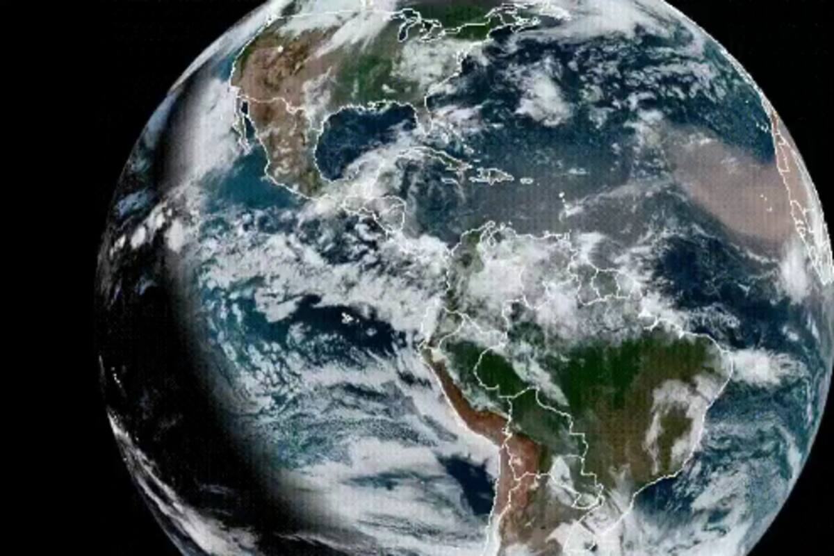 Impresionantes imágenes de la nube de polvo del desierto del Sahara que se dirige a México y EU