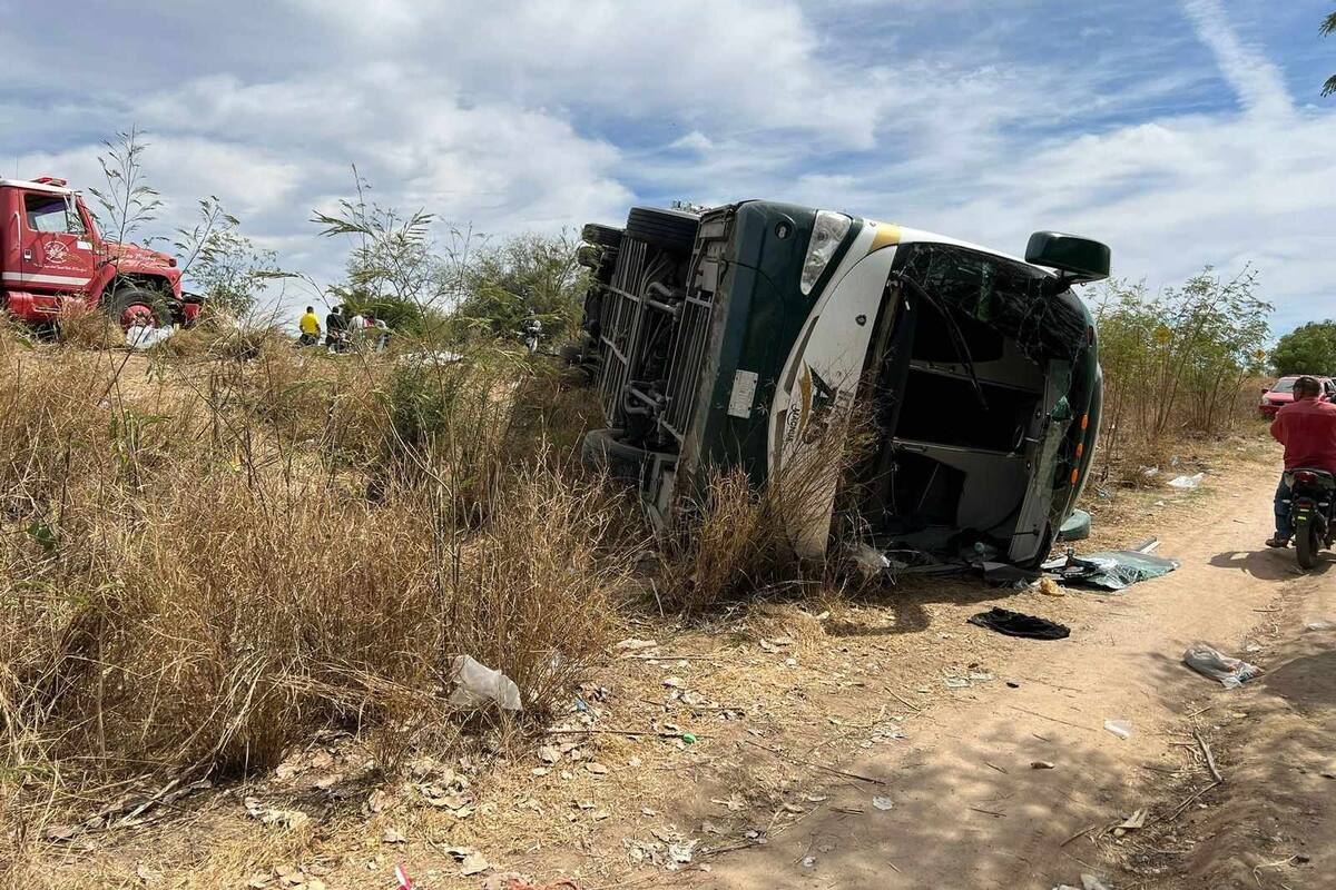 Deja accidente 15 lesionados en la México 15 a la altura de Estación Don