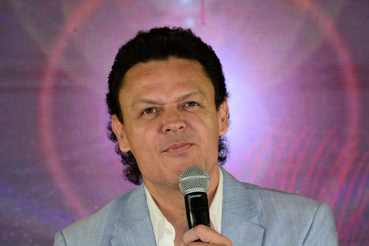 Para Pedro Fernández, la experiencia de ser abuelo representa un regalo único que enriquece su vida.