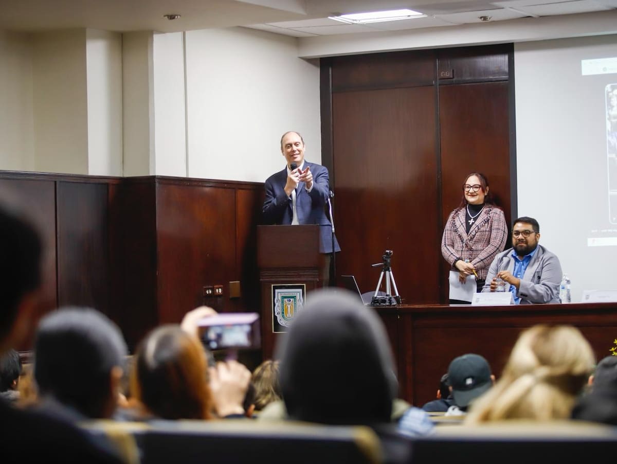 El programa E3 tuvo como objetivo fortalecer la preparación laboral de estudiantes del sector de semiconductores en México. Foto: Cortesia