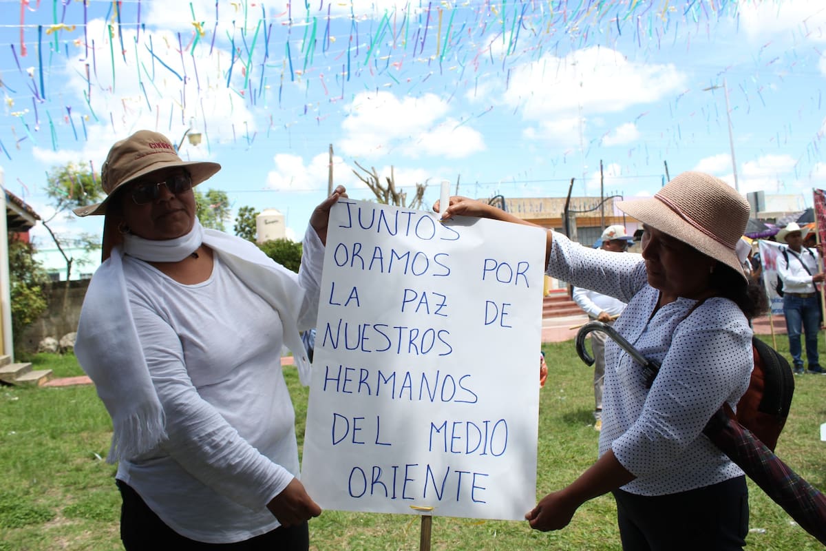 Con cantos y pancartas, Chiapas se moviliza por Palestina FOTO: FB Diócesis De San Cristóbal de Las Casas, Chiapas