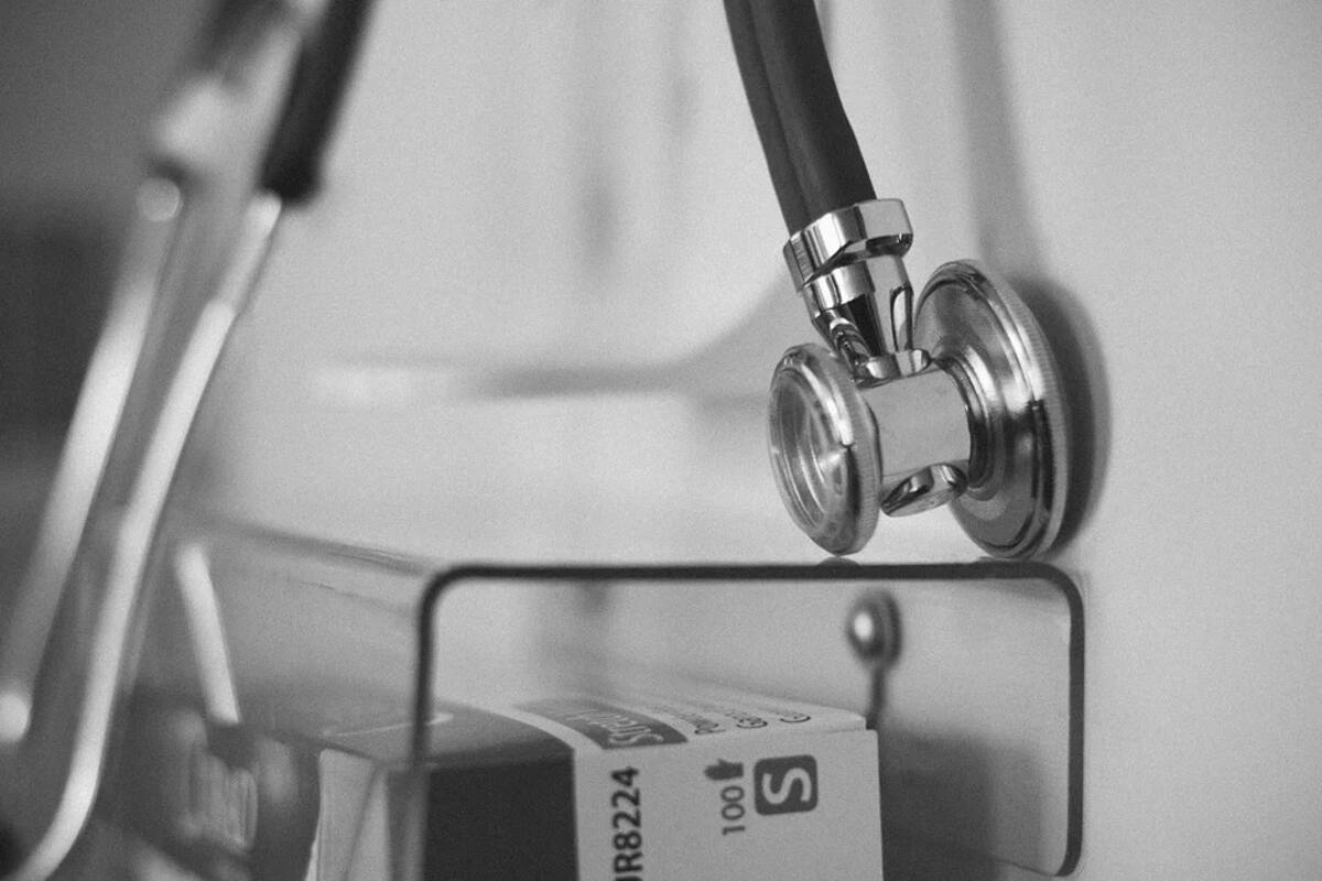 PRI y PRD piden proteger a personal médico ante Covid-19