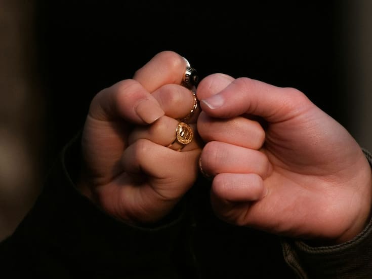 La técnica psicológica para agradarle a casi cualquier persona y generar conexión real, según la ciencia