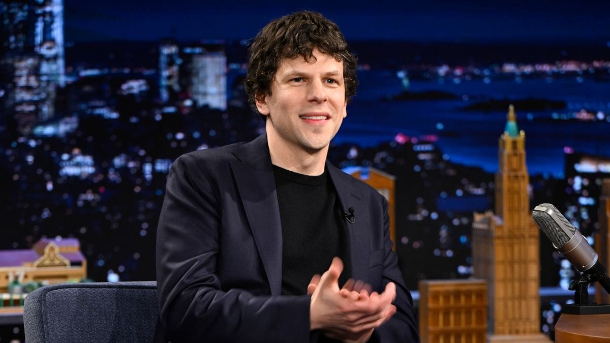 Jesse Eisenberg donará un riñón a un desconocido y pausará su carrera temporalmente, calificó la decisión como una “obviedad”
