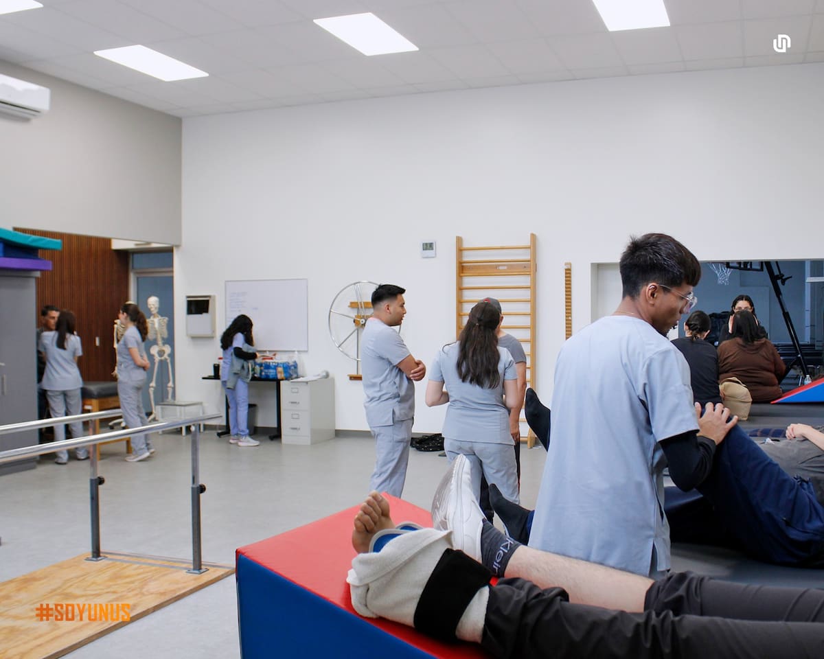 La institución destaca por su modelo educativo centrado en resultados, infraestructura especializada y alto índice de titulación en áreas de la salud. Foto: Cortesía