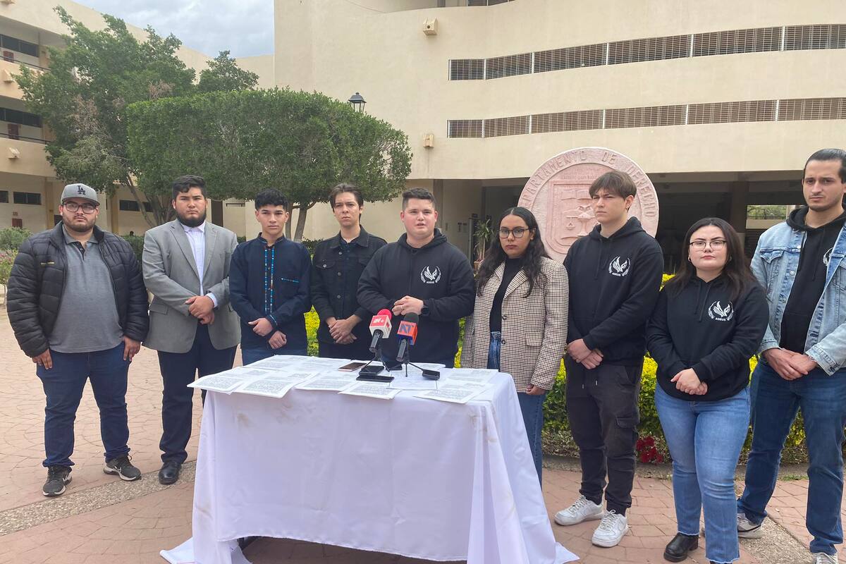 Estudiantes de Derecho de la Universidad de Sonora protestan por irregularidades en elecciones de la Asociación de Alumnos