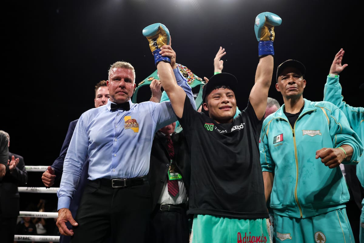 Isaac 'Pitbull' Cruz noqueó em Sam Diego al boricua Néstor Bravo. (Foto: Chris Esqueda / PBC)