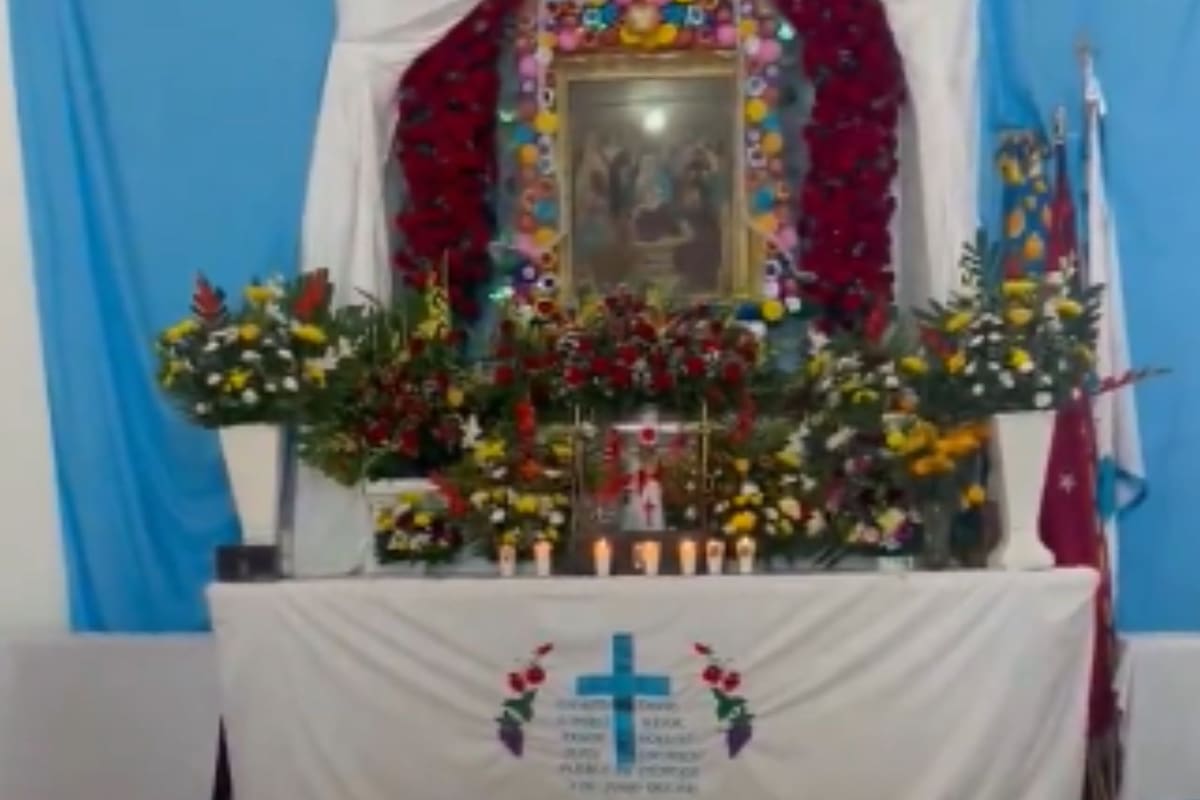 Miles peregrinan por festejo de la Santísima Trinidad