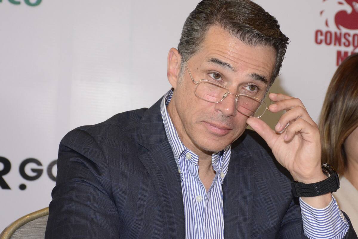 Sergio Mayer estalla contra José Joel y lo reta a presentar demanda