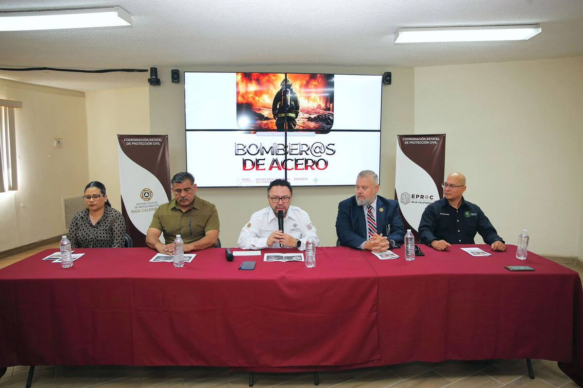 Salvador Cervantes Hernández, titular de la Coordinación; el coordinador de logística del evento, capitán David Cerón López; el presidente del clúster de seguridad industrial, protección e inteligencia de Baja California, Agustín Abaroa Martínez; y representantes de patrocinadores agentes consultores privados, Diana González Castro y Juan Hiram González Mejía, ofrecieron detalles en conferencia de prensa.