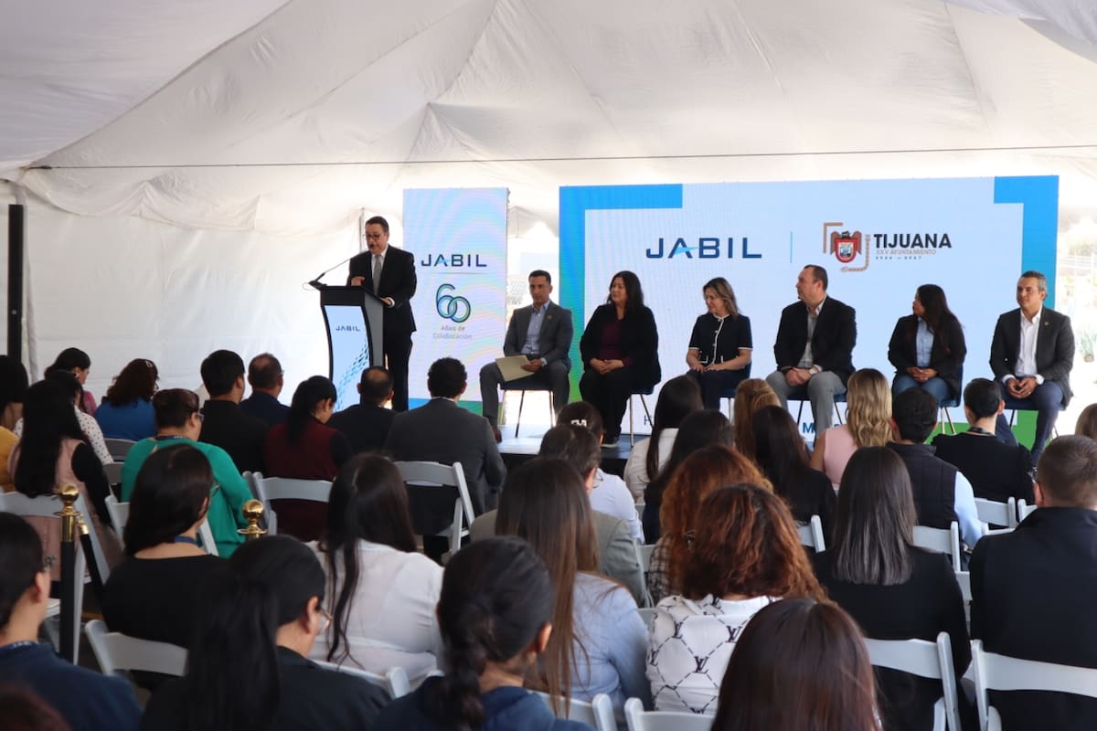 Entregan mil vales para mastografías gratuitas a trabajadoras de Jabil Healthcare en Tijuana