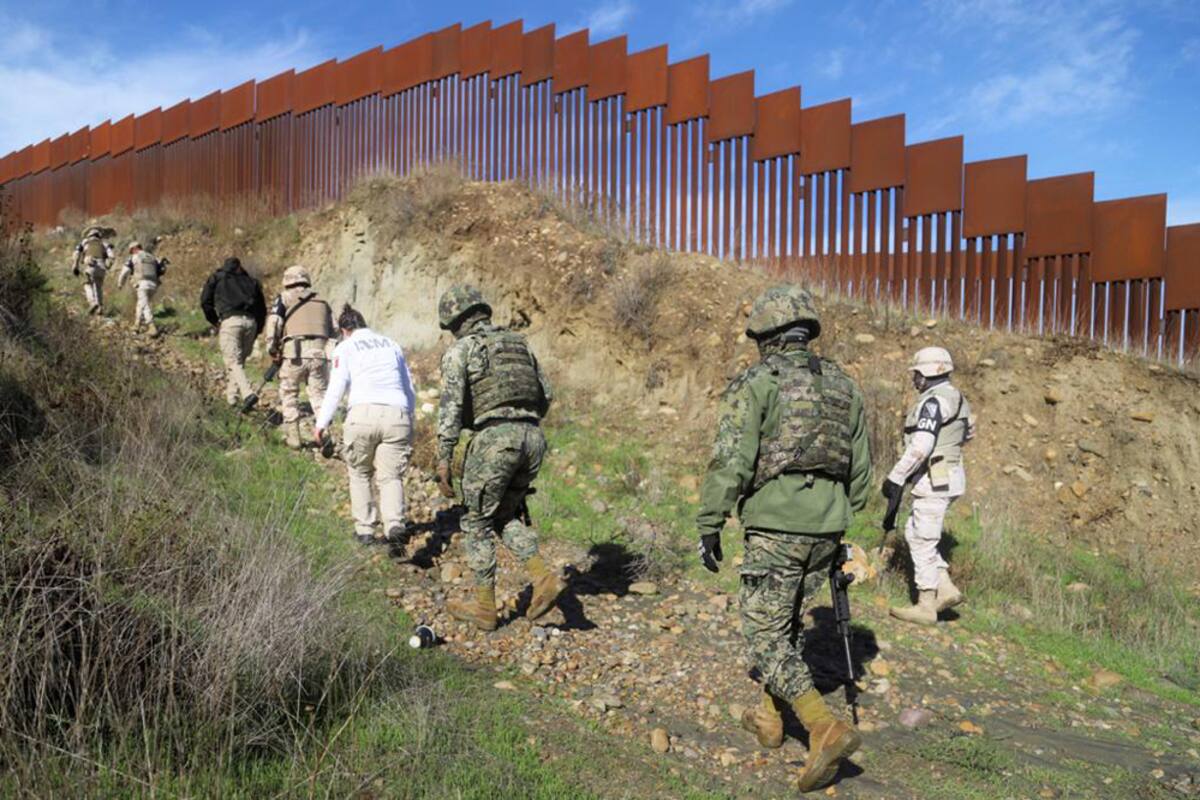 Realizan operativo junto a la malla para ‘rescatar’ migrantes