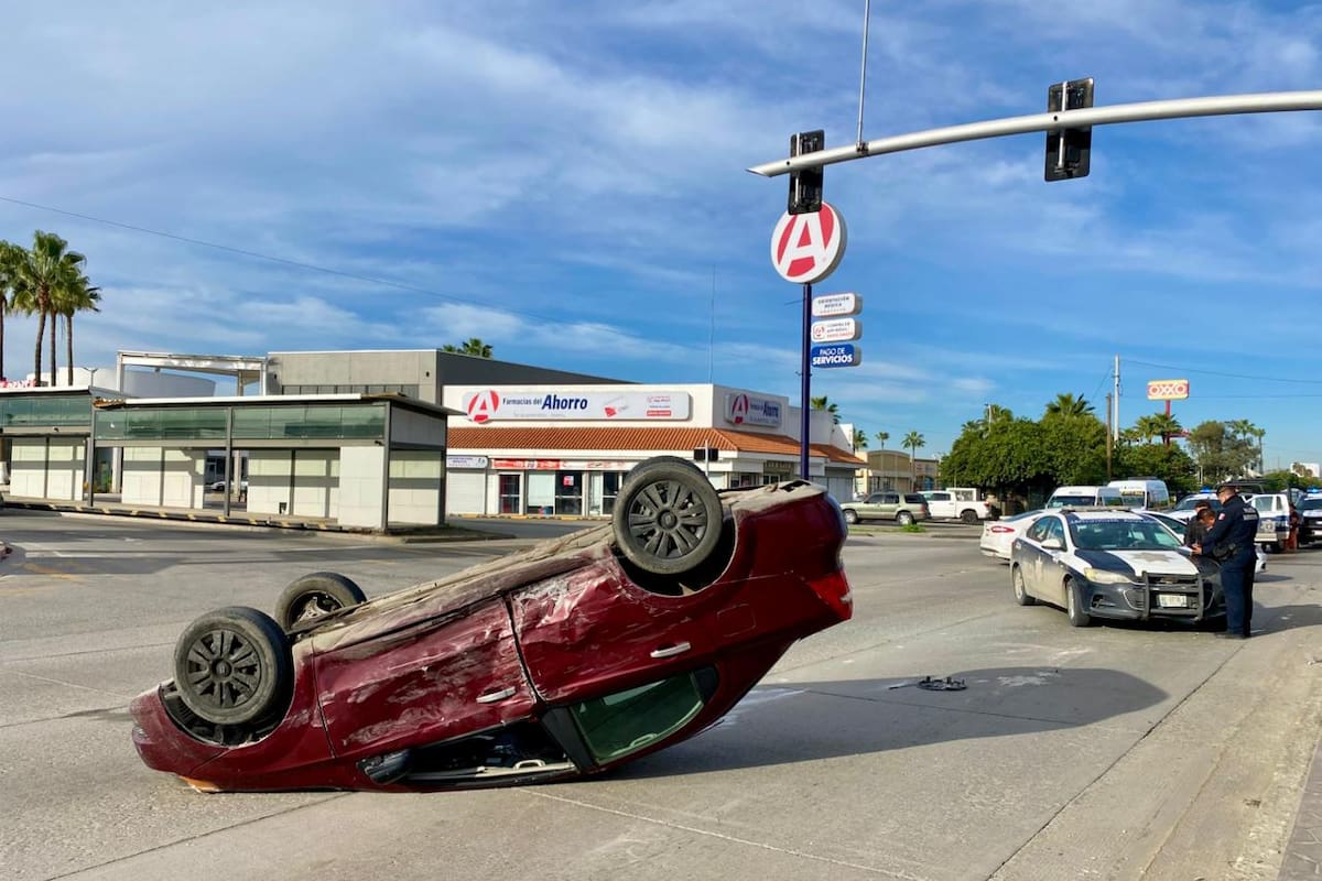 Exceso de velocidad provoca choque en bulevar Insurgentes