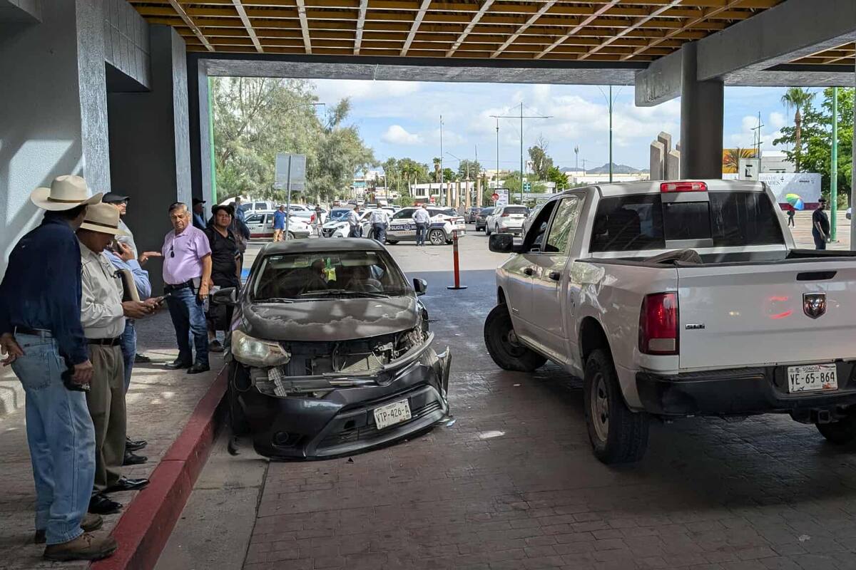 Una persona resultó lesionada tras un choque por la avenida Comonfort