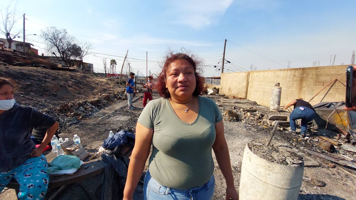 María de Jesús Ramírez, vecina que vio su domicilio reducido a cenizas.