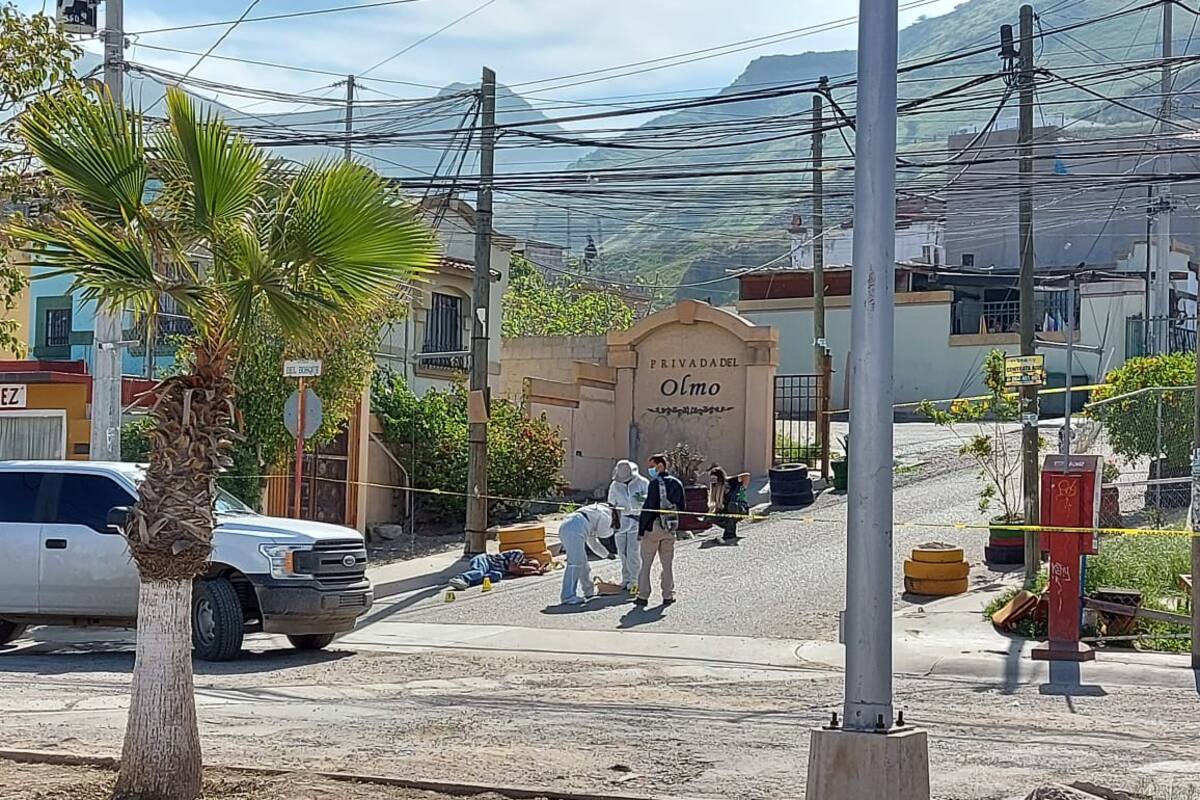 Lo asesinan mientras caminaba
