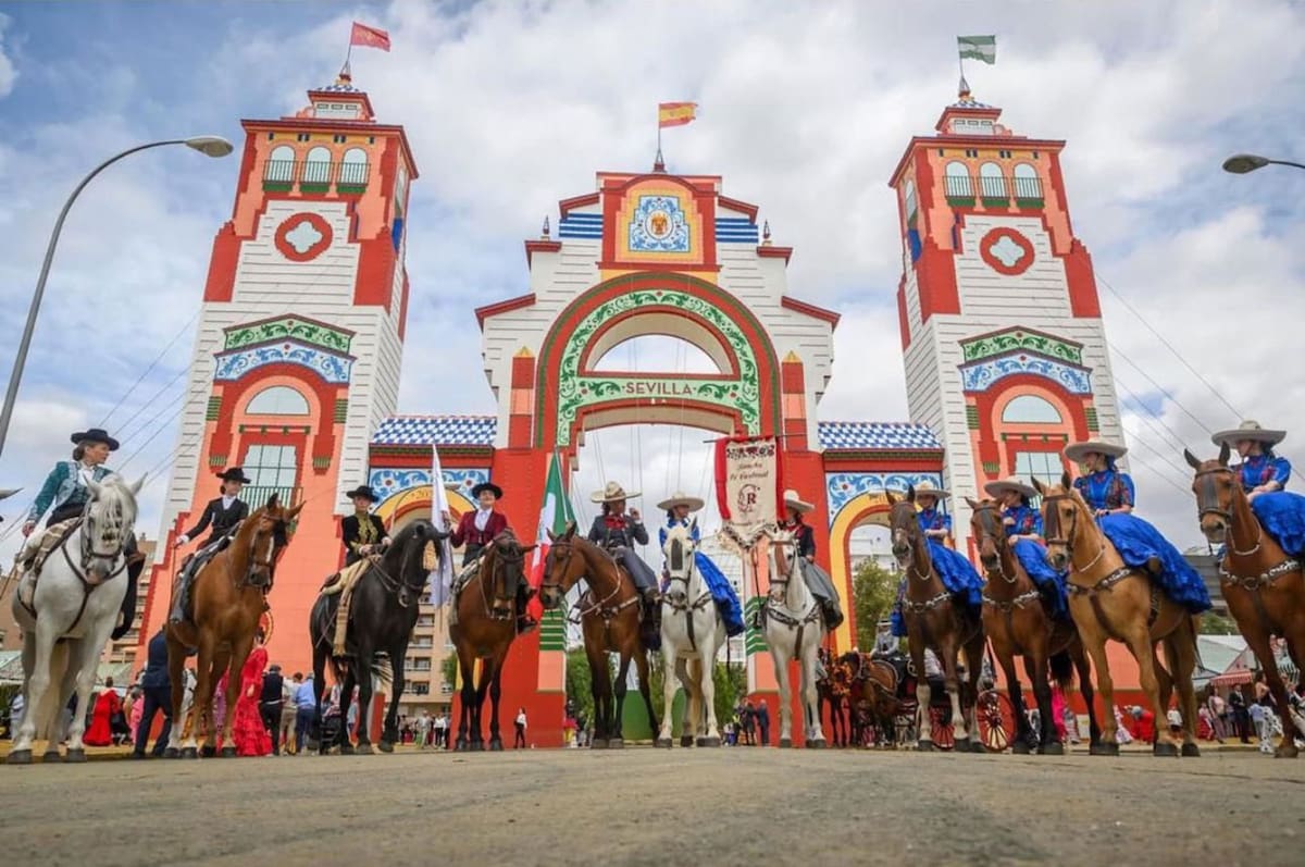 La escaramuza es una disciplina exclusivamente femenil dentro de la charrería mexicana, declarada Patrimonio Cultural Inmaterial de la Humanidad por la Unesco en 2016.