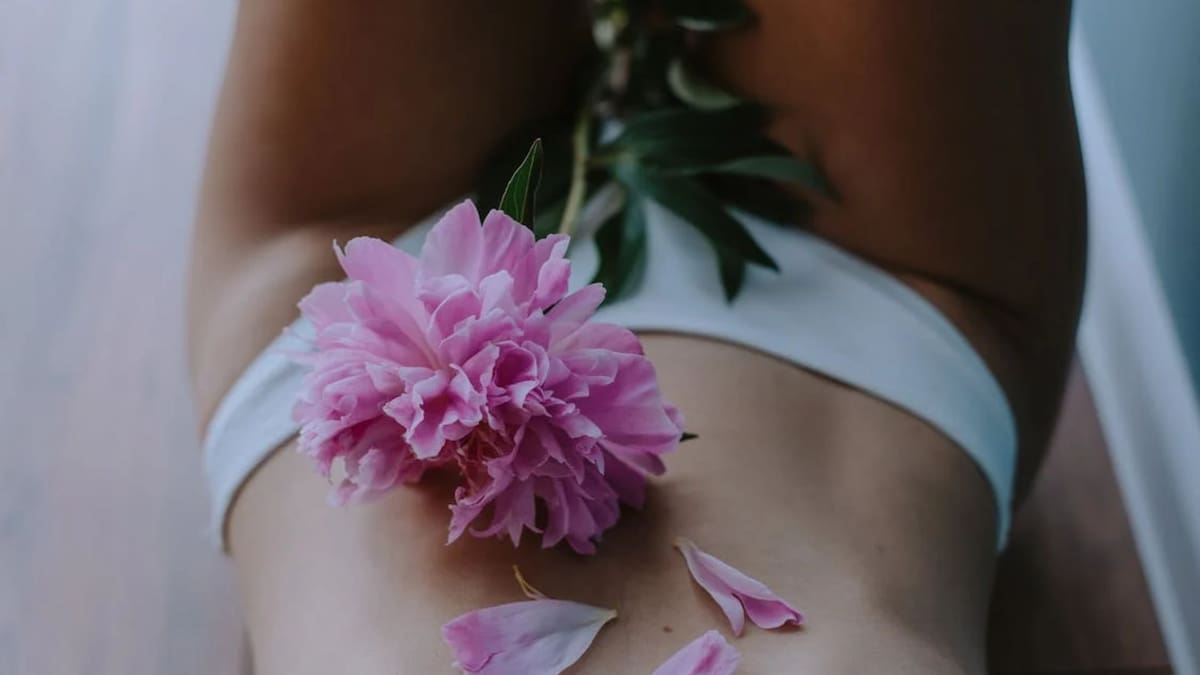 La ropa interior de materiales sintéticos como el nylon y el poliéster puede retener la humedad y aumentar el riesgo de infecciones | Foto: pexels