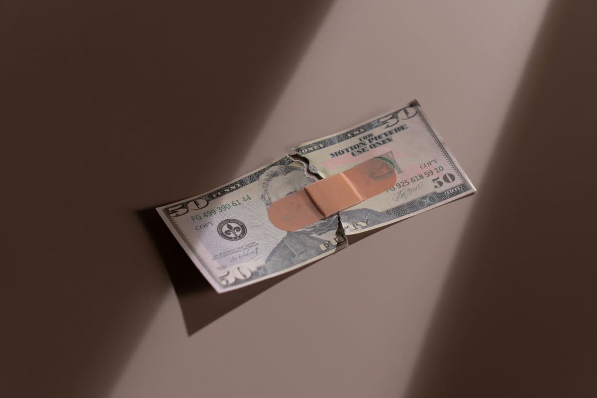 Finanzas para quienes viven con ingresos irregulares: Estabilidad sin rutina