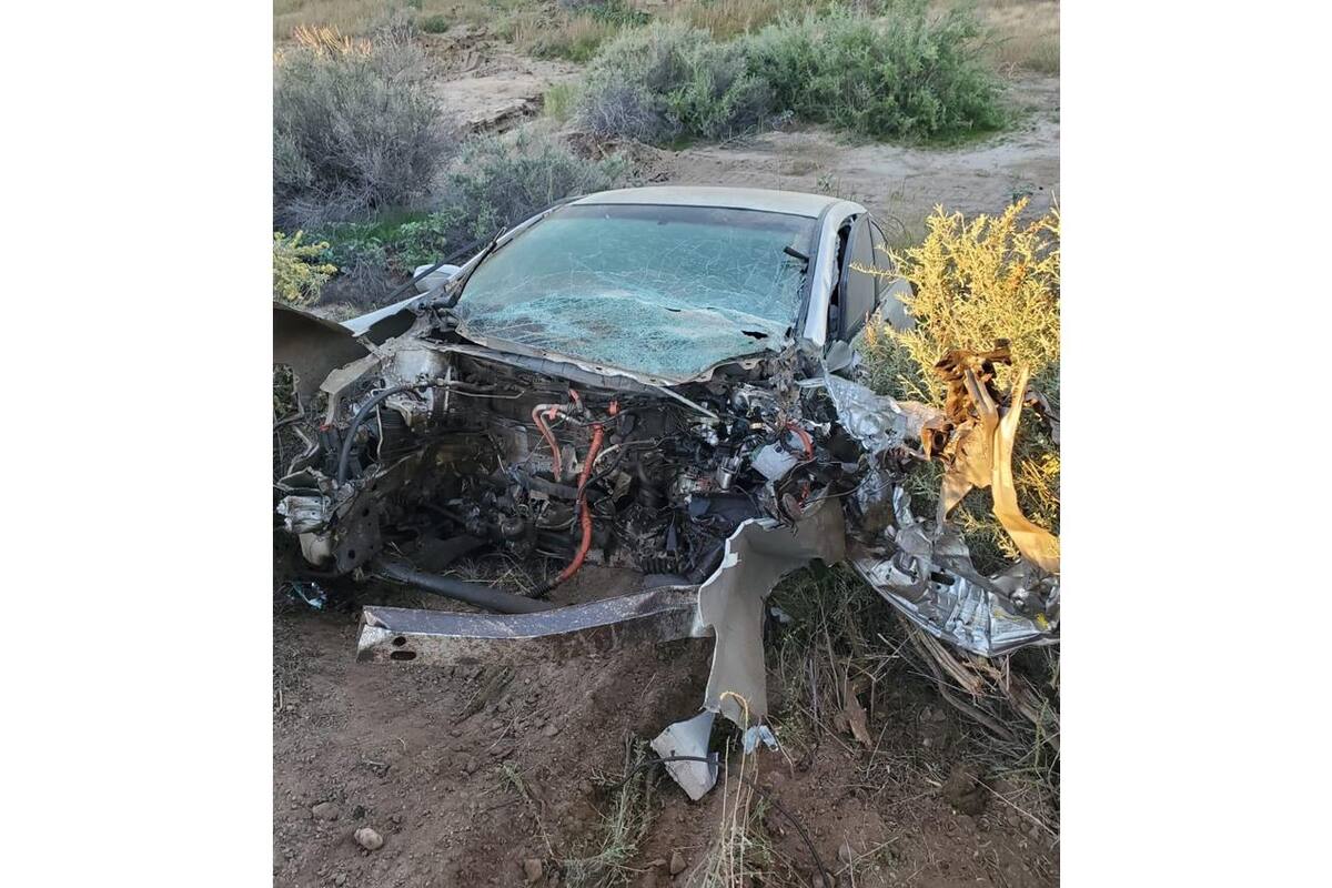 Vehículo se impacta contra tráiler en carrera Ensenada-San Felipe