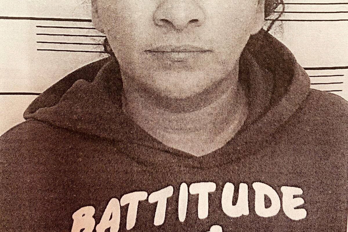 Dan 7 años de prisión a mujer detenida con drogas y armas