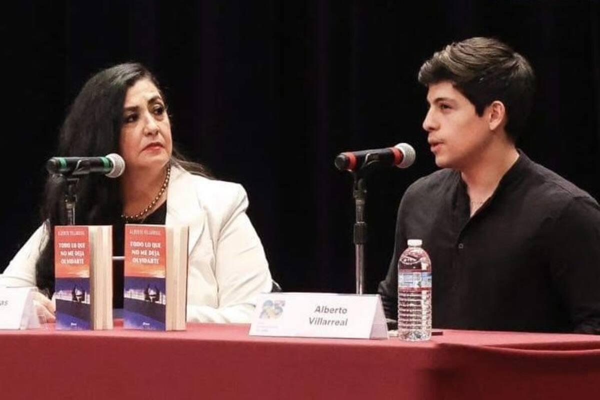 Alberto Villareal presentó su libro “Todo lo que no me deja olvidarte”