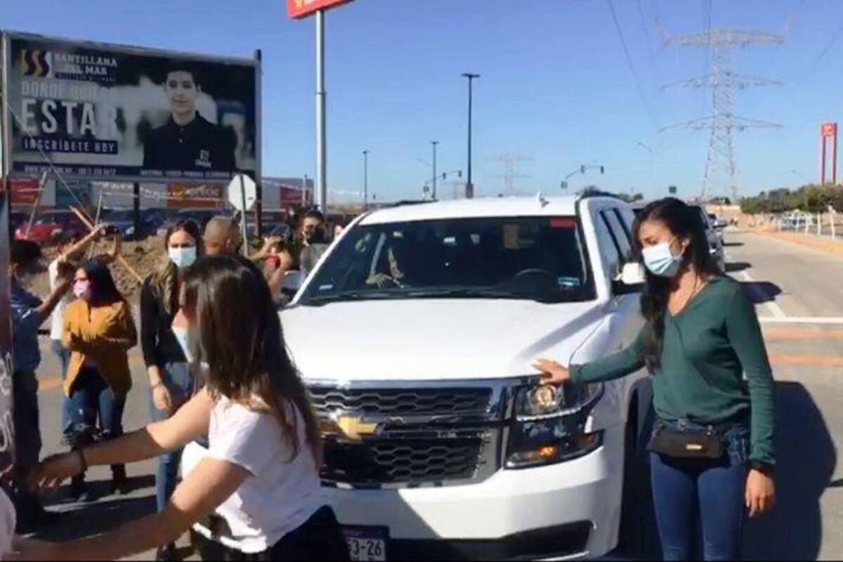 AMLO lamentó cachetada a miembro de Ayudantía en Rosarito durante gira; “el conservador es violento”, dice