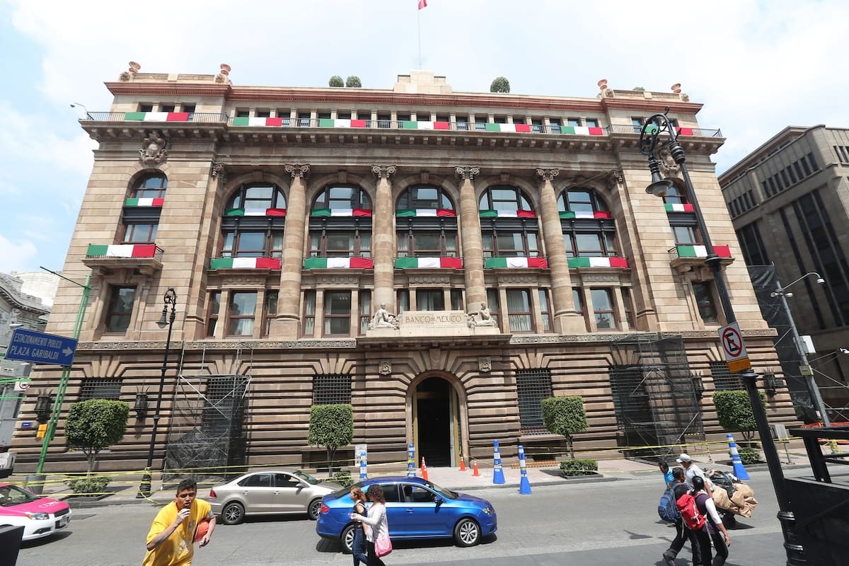 Banxico pide acompañar de medidas fiscales su recorte en tasa interés