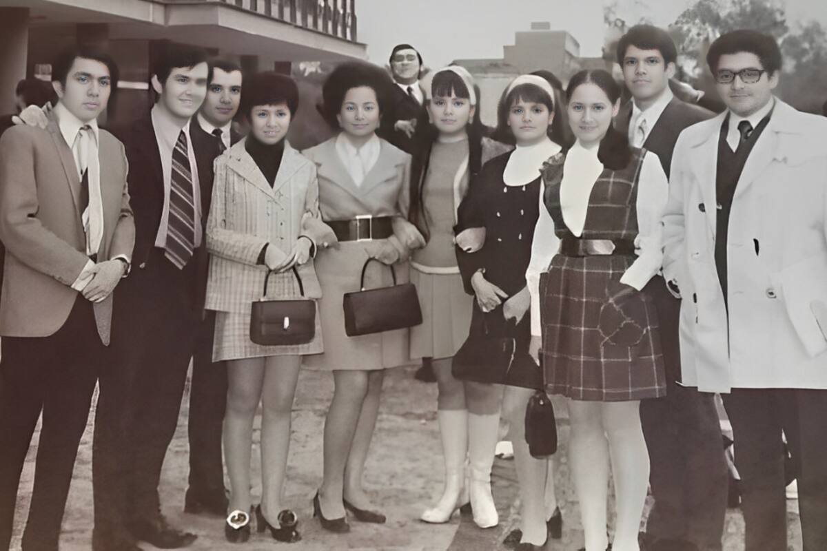 Pedro Sola publica foto inédita con Ifigenia Martínez como estudiante en la UNAM