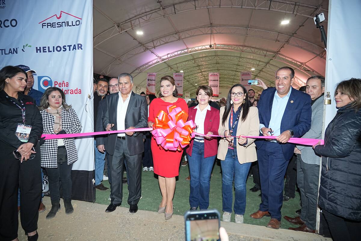 Momentos en los que se inaugura la Expo Minera Cananea 2025.