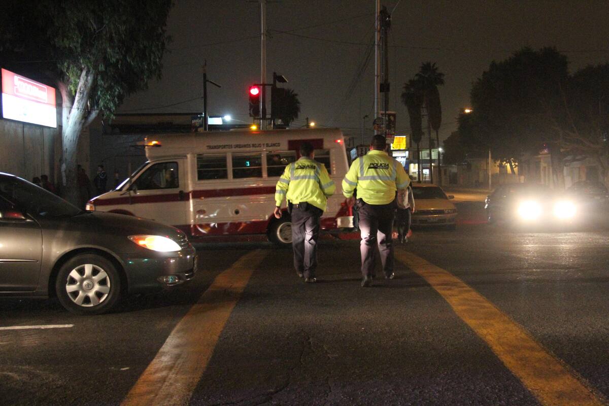 Más auxiliares viales en labores de seguridad para peatones y conductores de Tijuana