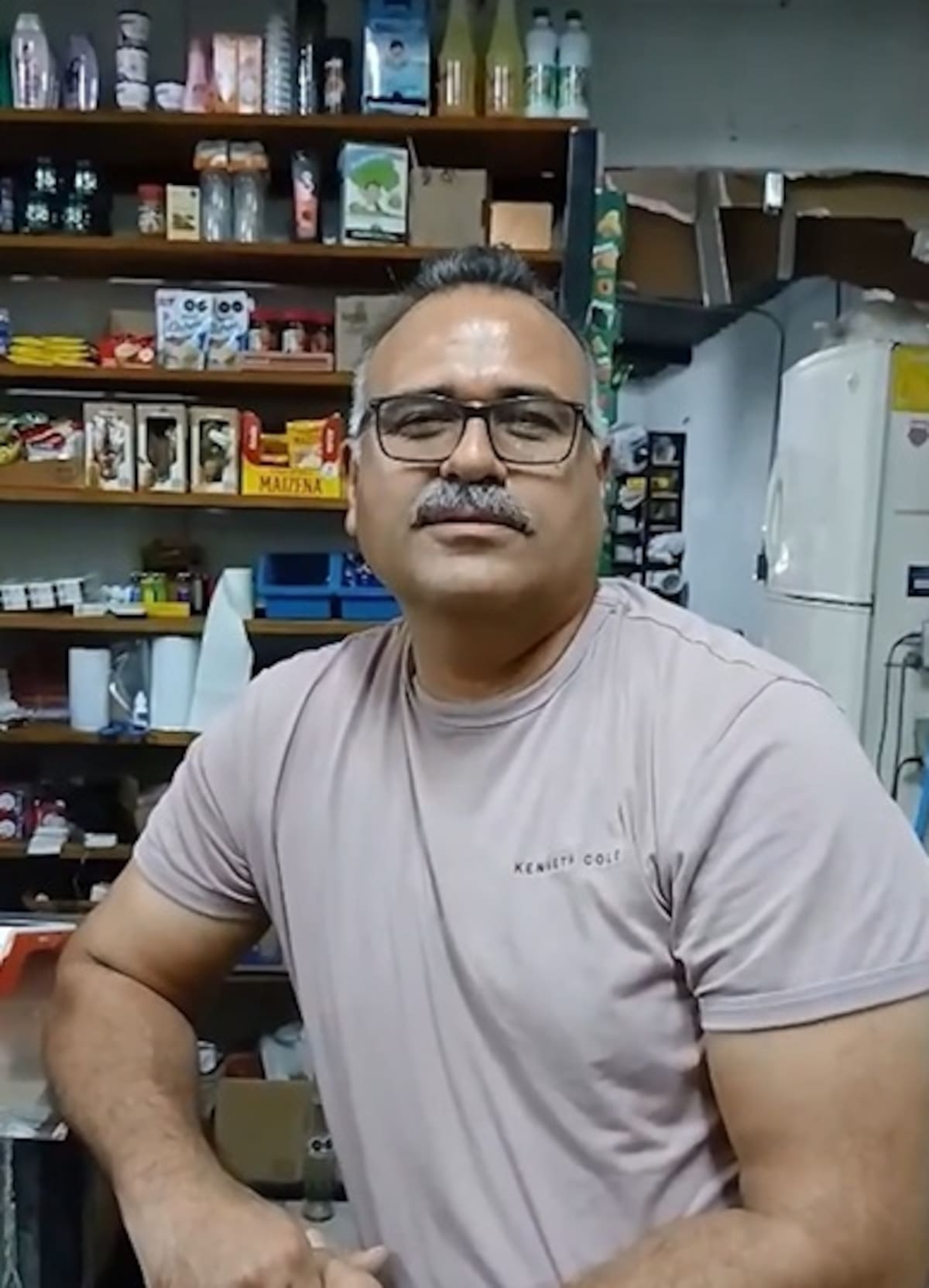 Susano Rivera, propietario del 'Abarrotes Fernando' y del mural del Chavo del 8. (Foto: Grupo Healy)