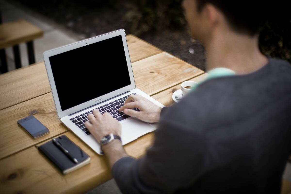 Cómo sobrevivir al Home Office y no deprimirte en el encierro