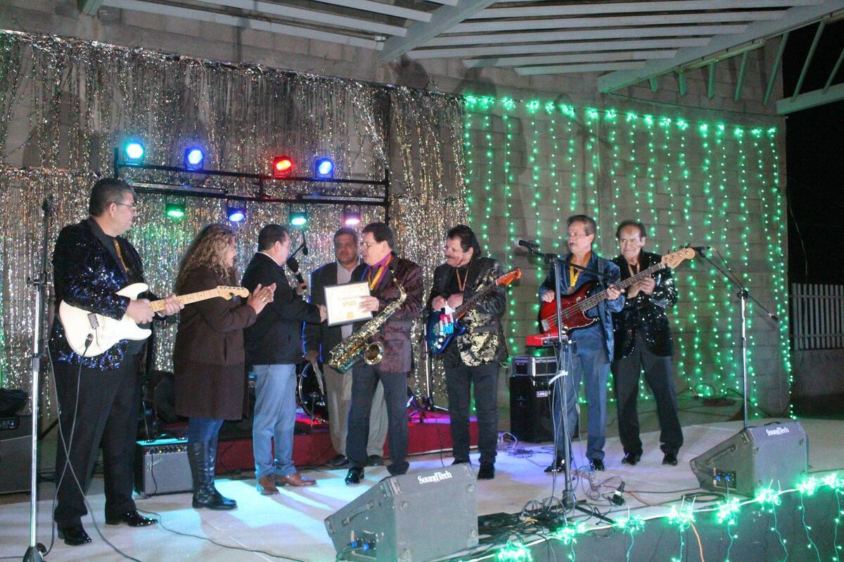 Celebran el 60 aniversario de Los Apson