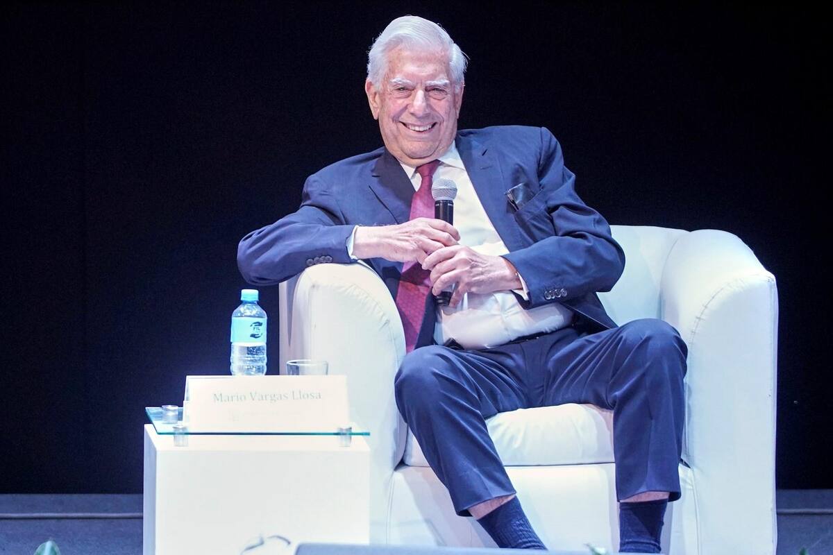 La buena literatura nos defiende de nacionalismo y demagogia: Vargas Llosa