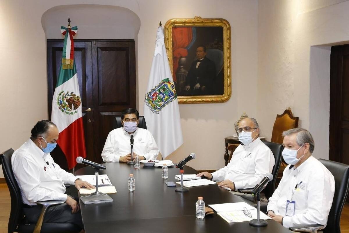 Gobernador de Puebla anuncia 'Hoy no Circula'