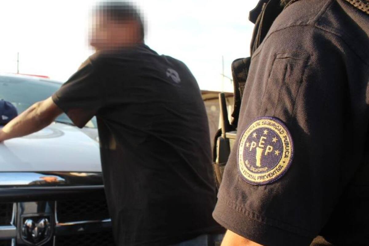 Arrestan a 11 sujetos por posesión de droga y robo