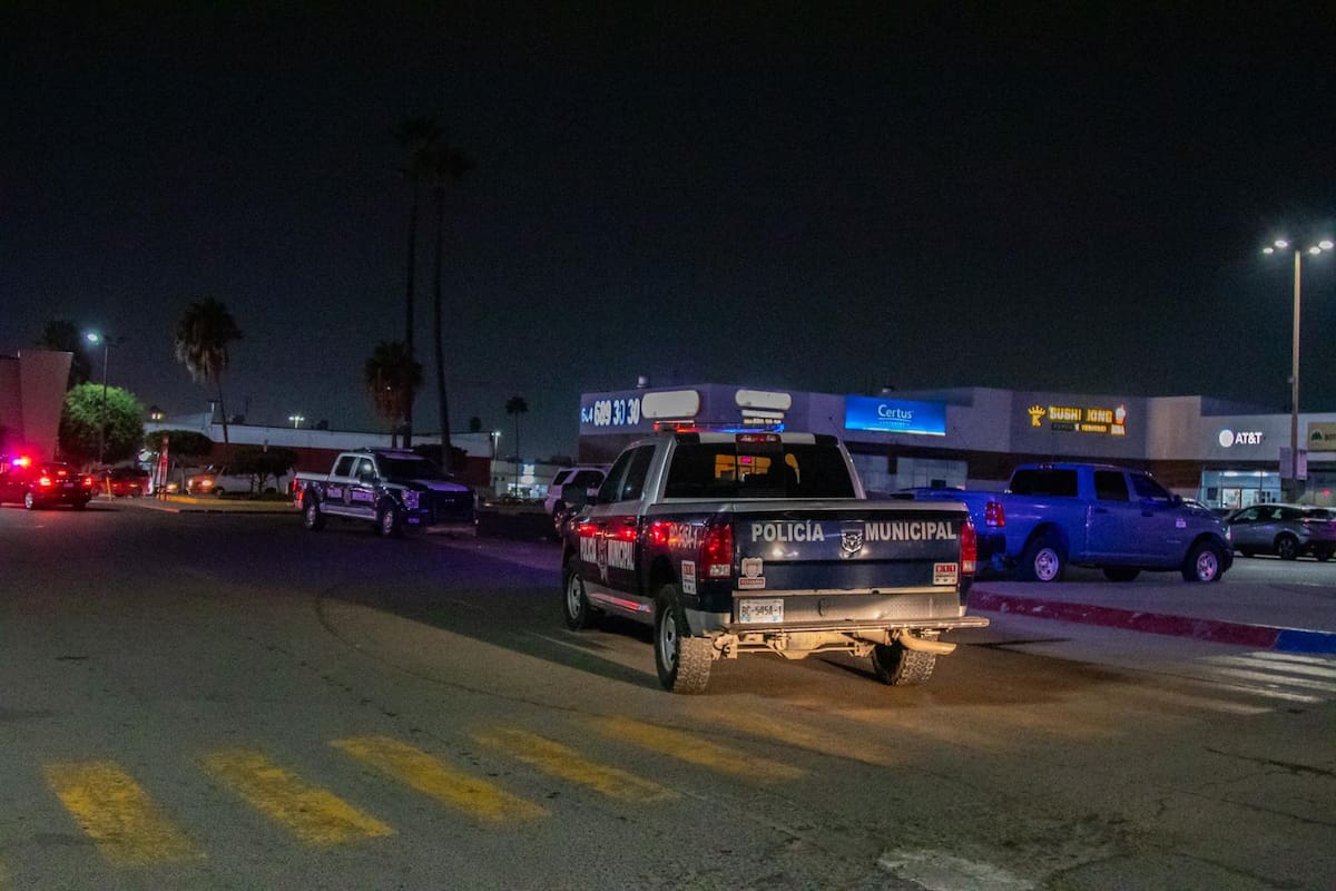 Un hombre armado irrumpió en la sucursal de Calimax en la zona de Gaz y Anexas, donde amenazó al personal y robó dinero de varias cajas registradoras. Foto: Border zoom