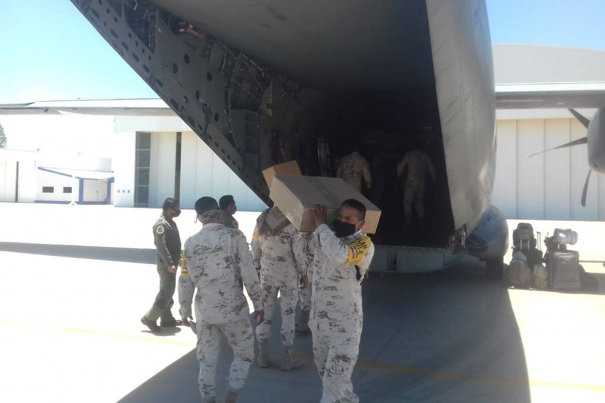 Llegan 5 toneladas de insumos médicos a Base Aérea Militar en Hermosillo