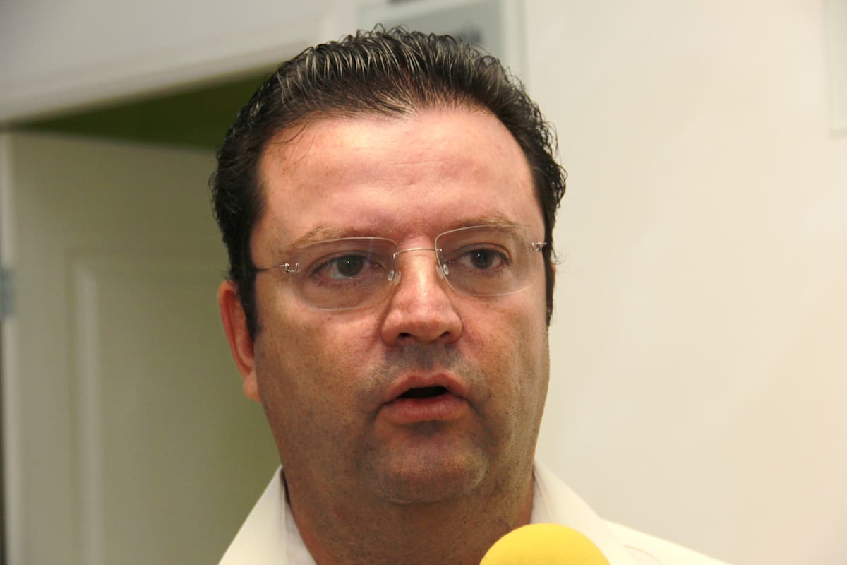 Toma protesta Roberto Sitten como presidente de la AIMMGM